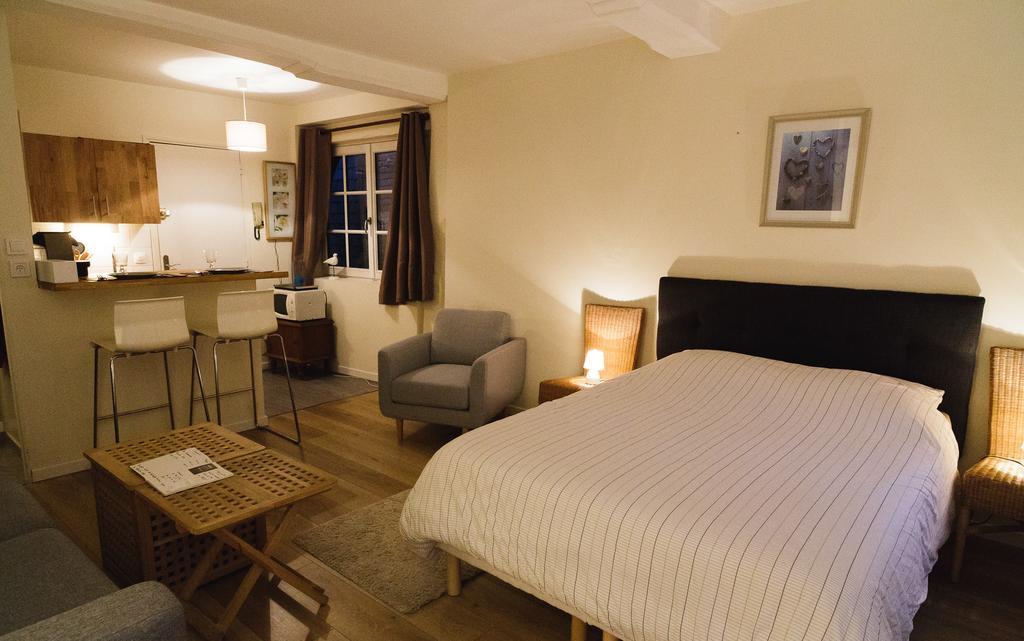 Le Studio Du Gouverneur Honfleur Bilik gambar