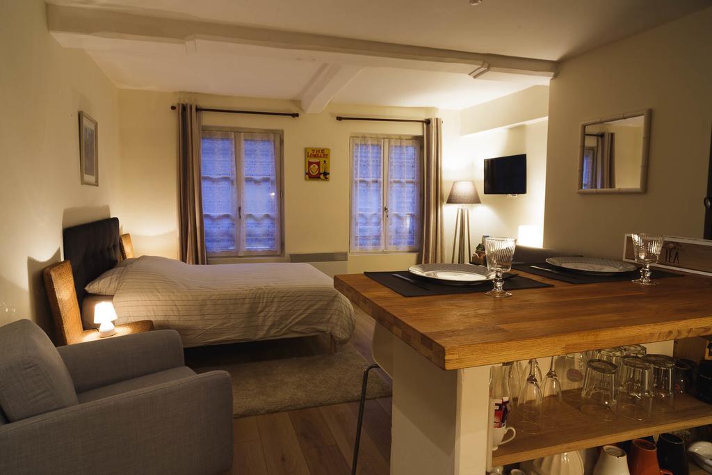 Le Studio Du Gouverneur Honfleur Bilik gambar