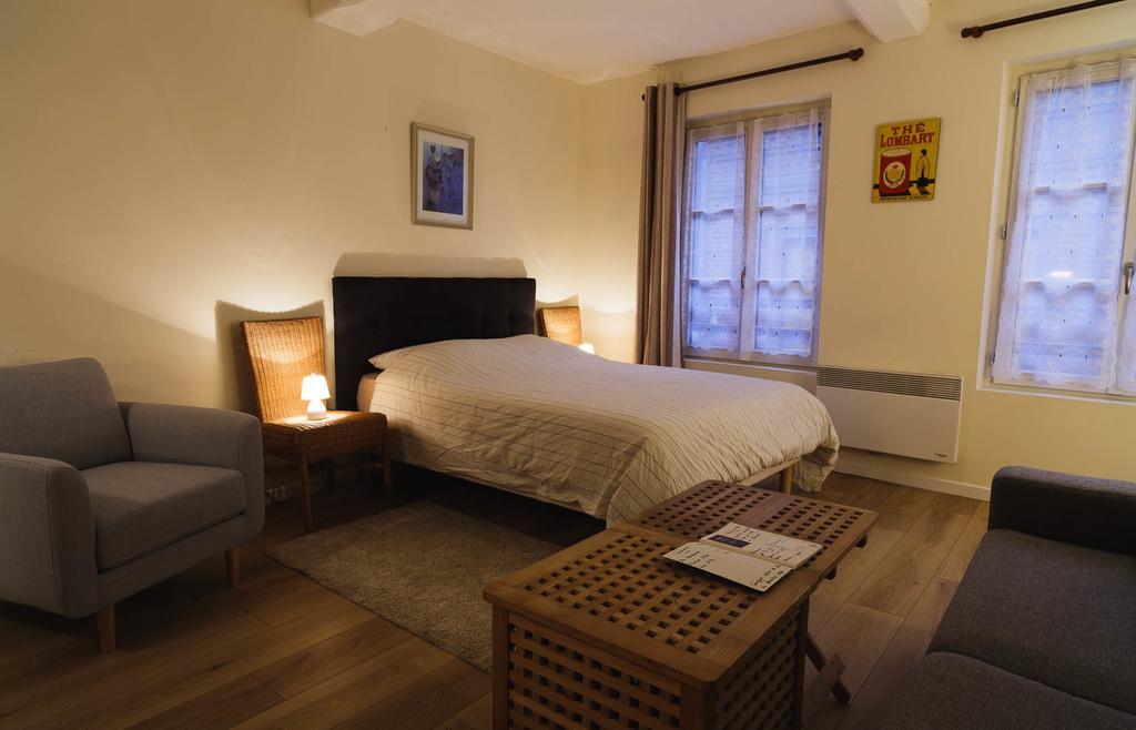 Le Studio Du Gouverneur Honfleur Bilik gambar