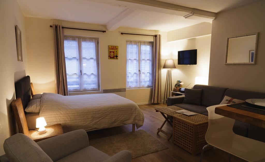 Le Studio Du Gouverneur Honfleur Bilik gambar
