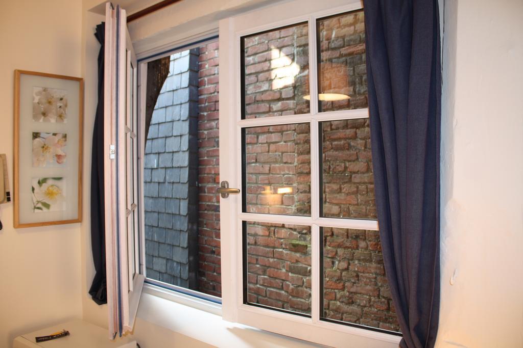 Le Studio Du Gouverneur Honfleur Bilik gambar