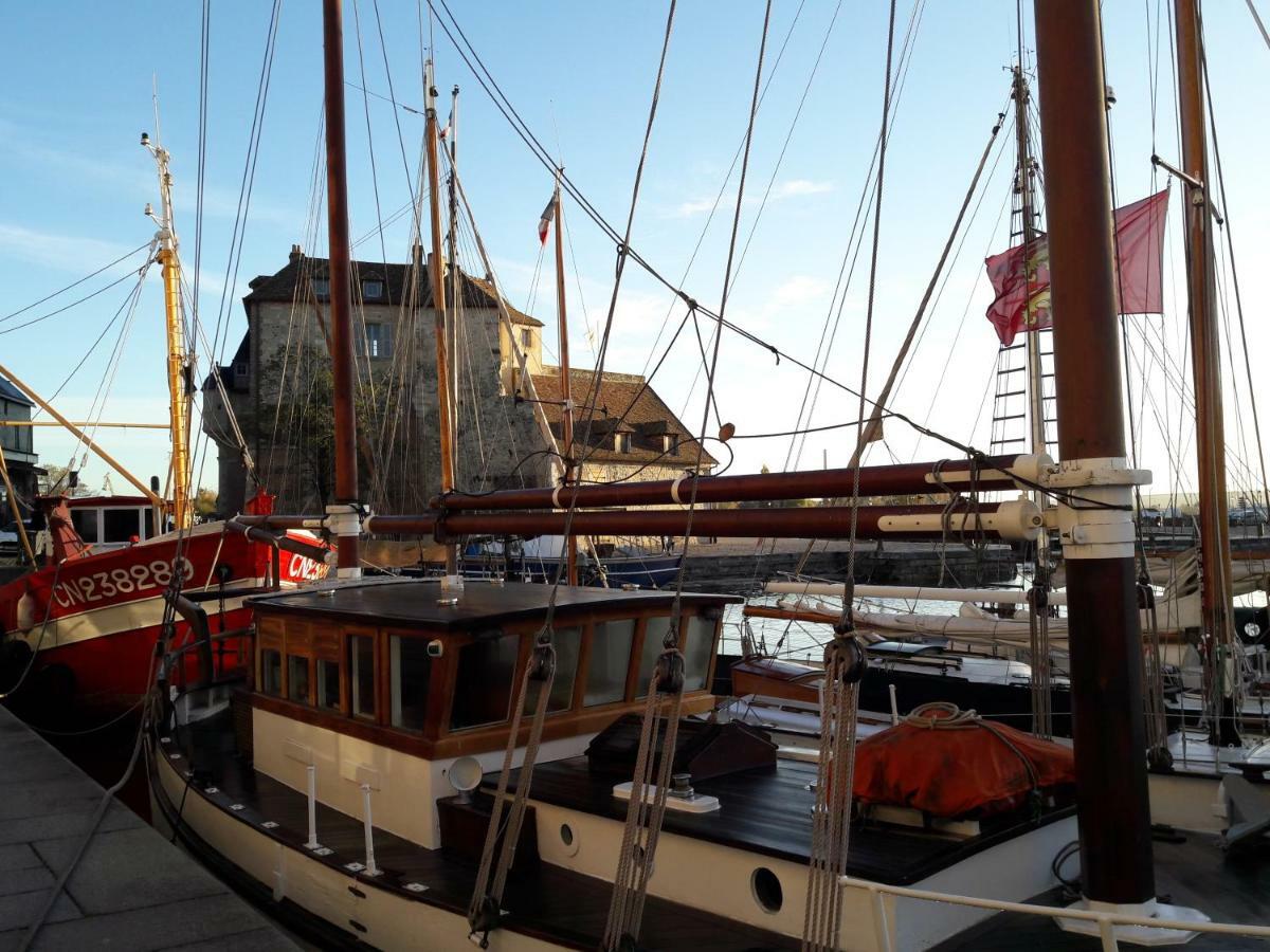 Le Studio Du Gouverneur Honfleur Luaran gambar